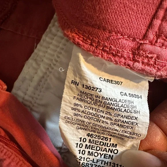 Lee relaxed fit mid rise capris, elastic waistband, 6 pockets, 10, EUC - Picture 11 of 11